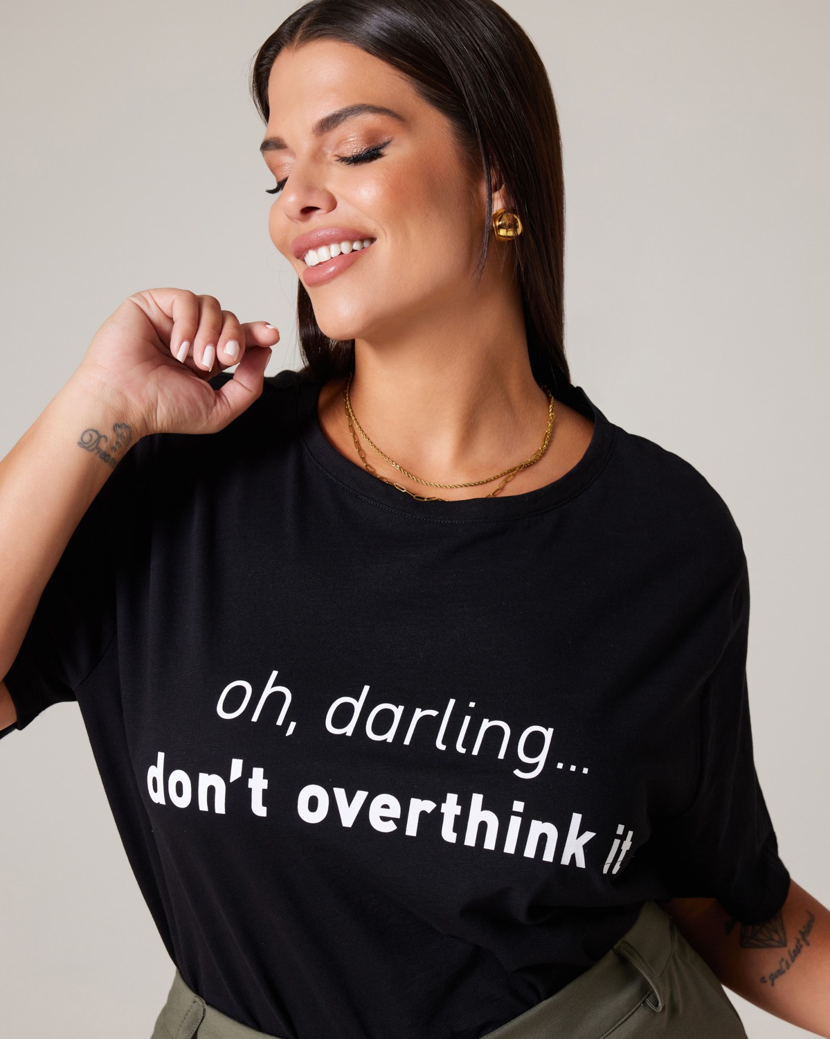 Τ-Shirt 'Oh, darling...don't overthink it' Μαύρο